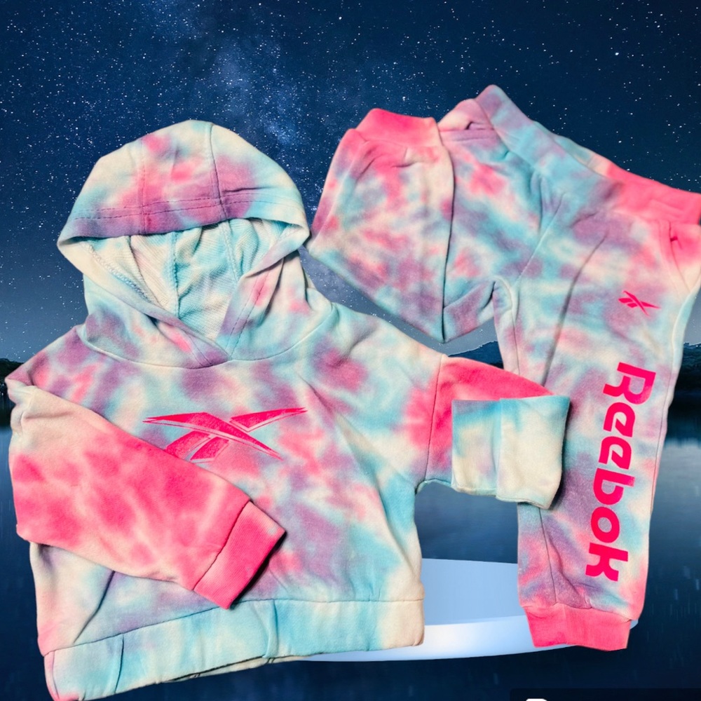 Reebok 2(piece) Hoodie Set